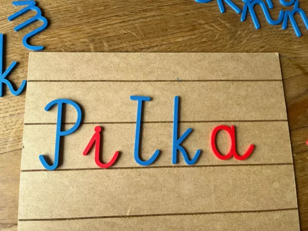 Ruchomy Alfabet Montessori - 102 Litery do Nauki Pisania