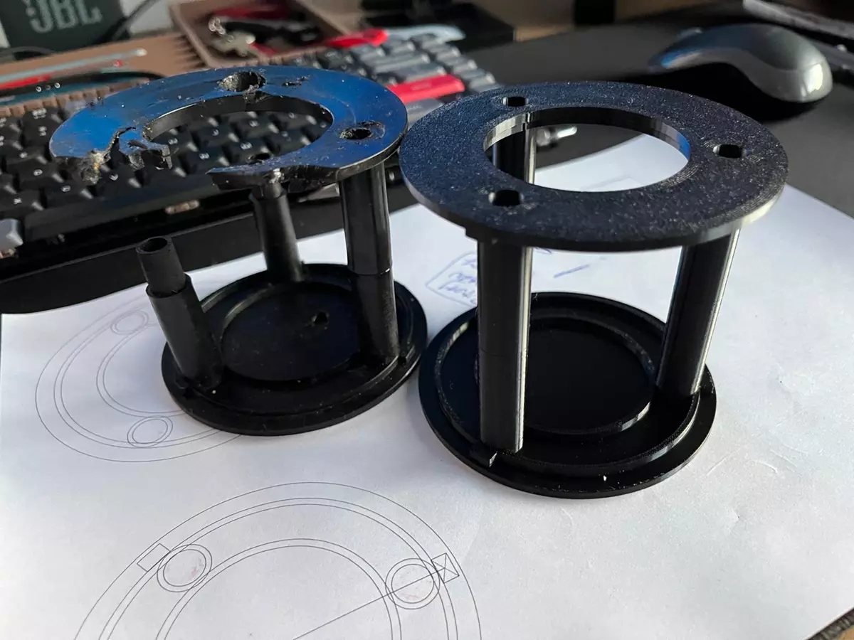 Złamany uchwyt do filtra paliwa do motoru dzięki technologii druku 3D wykonaliśmy nowy